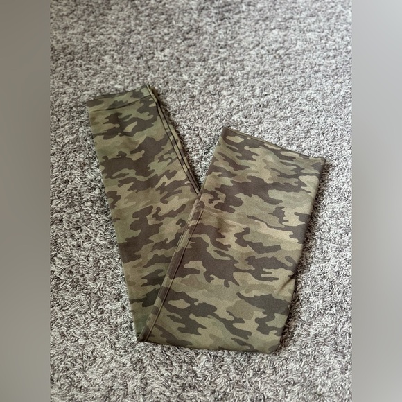 Women’s Spanx Look At Me Now Leggings Green Camo Size XL - Picture 5 of 7